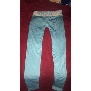 Gym shark leggings